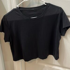 black cropped tee